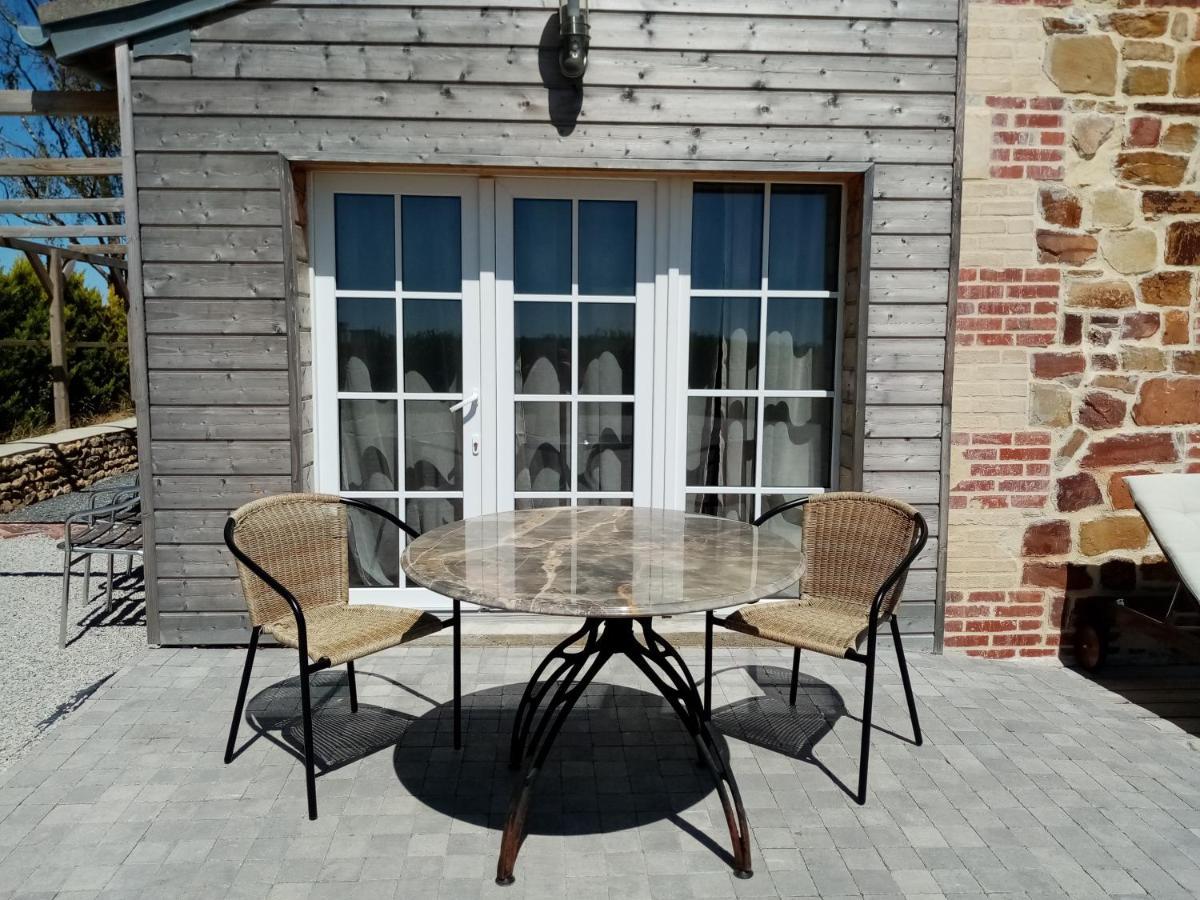 Hotel Galerie, Tumulus De La Hogue Fontenay-le-Marmion Exterior foto